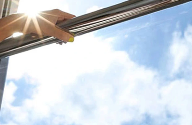 Comment installer un film de confidentialité?