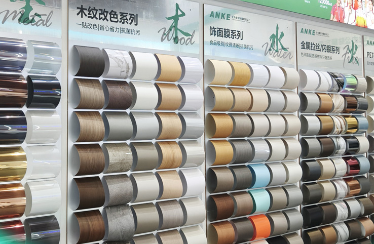 Avantages du film décoratif PET/PVC